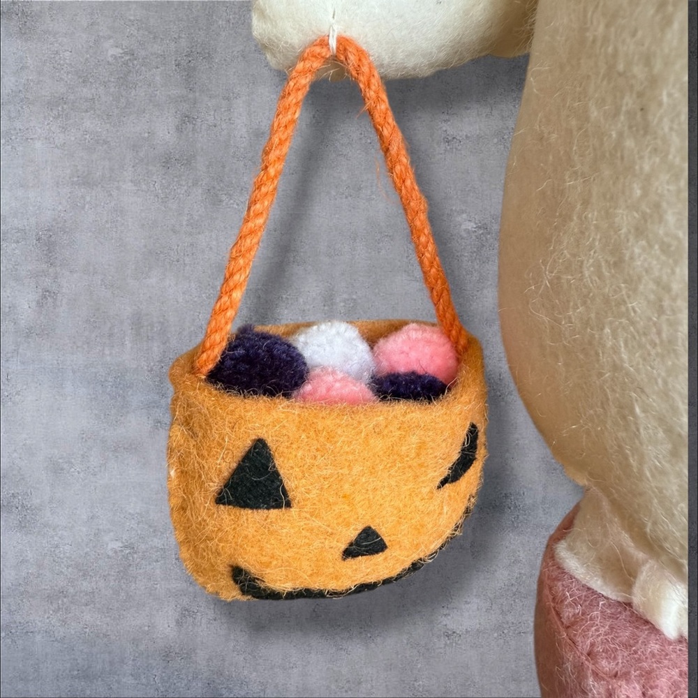 Goblin & Ghoul Plush Felt Trick-or-Treating Tabletop Ghost - Picture 6 of 8